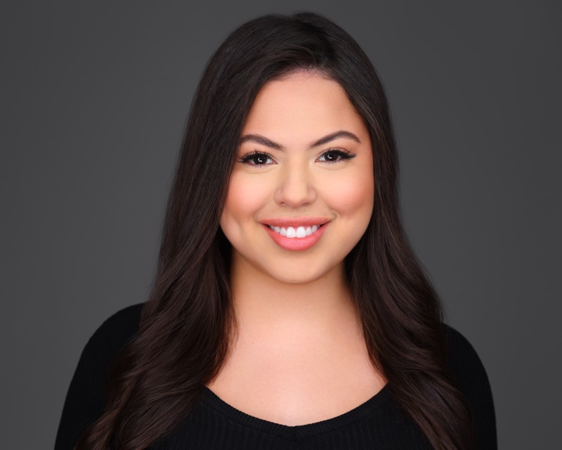 Yahaira Nunez, Receptionist